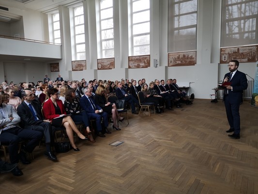 Relacja z konferencji naukowej "Zmiany w gminnych systemach gospodarki odpadami komunalnymi - pierwsze doświadczenia"
